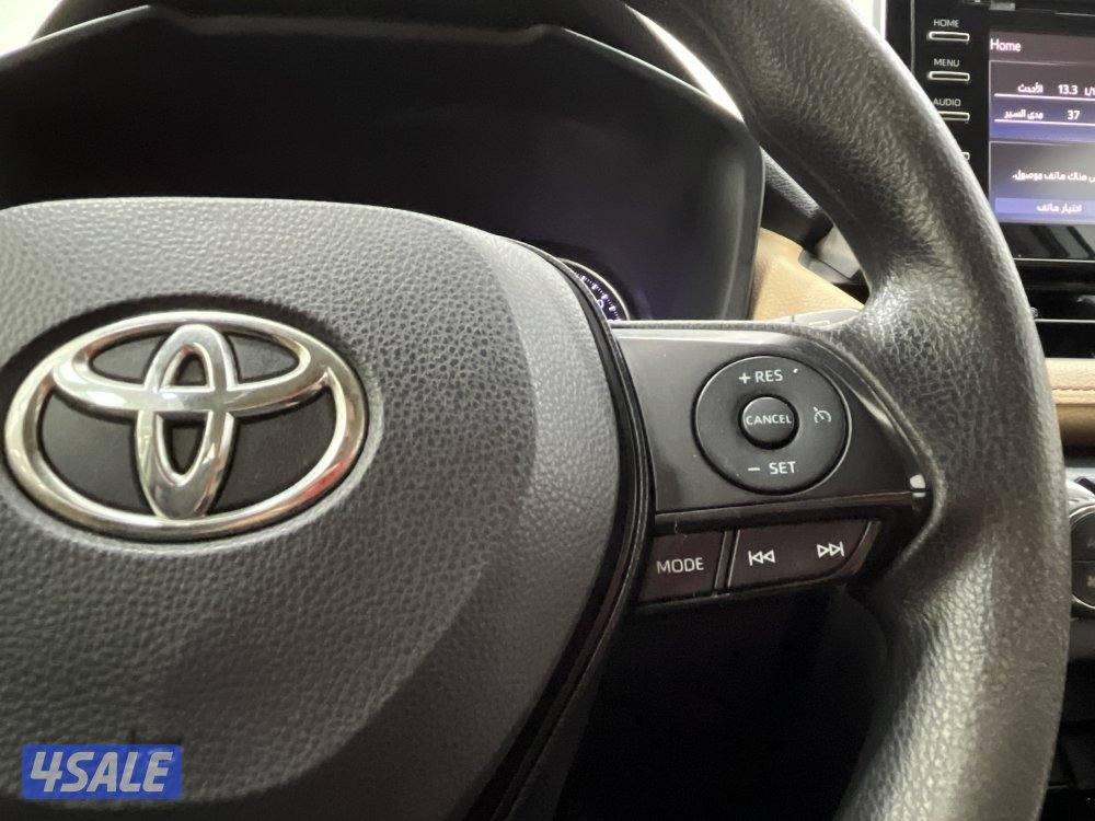 TOYOTA RAV401 4X2 MID OPTION7