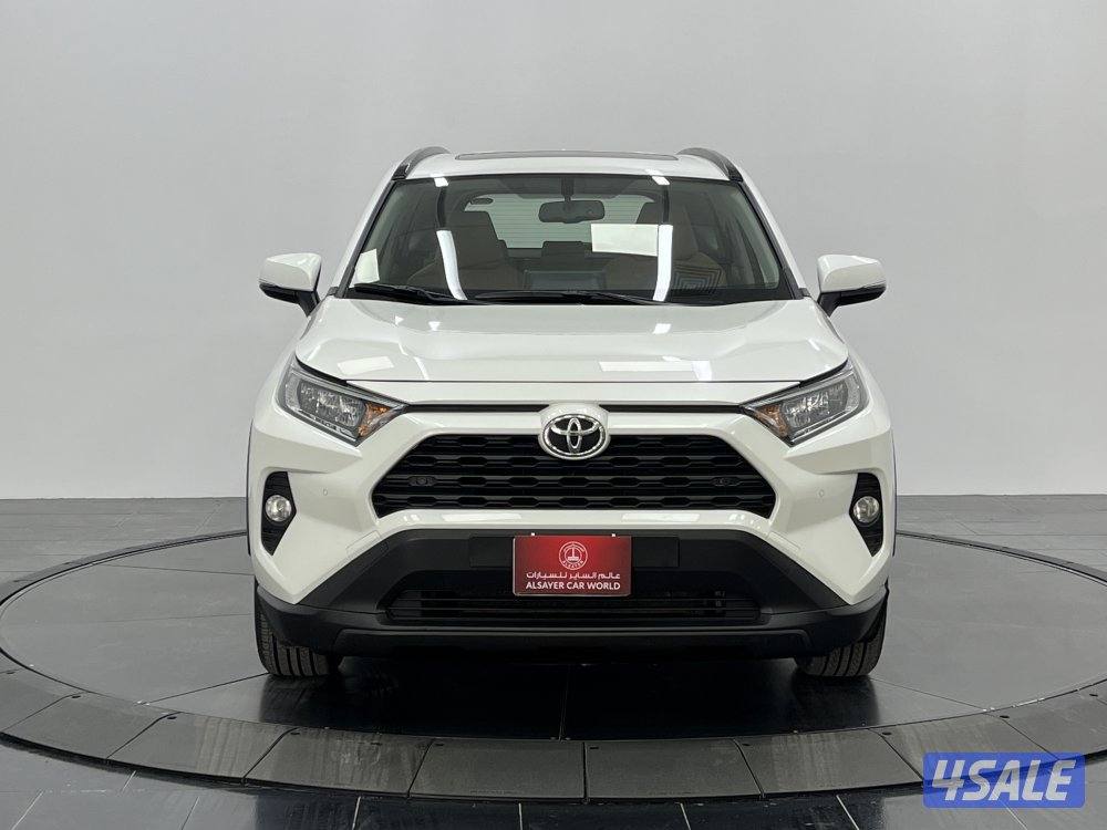 TOYOTA RAV401 4X2 MID OPTION15