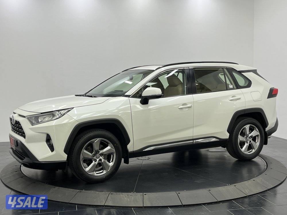 TOYOTA RAV401 4X2 MID OPTION0