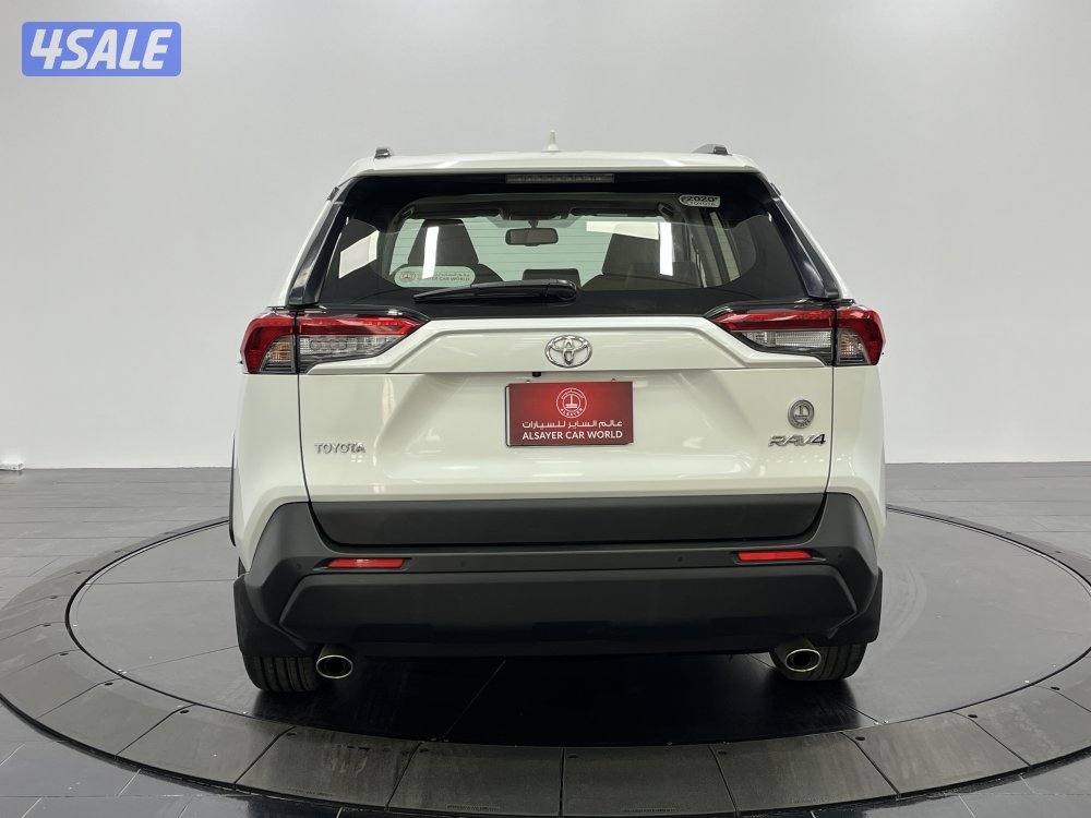 TOYOTA RAV401 4X2 MID OPTION8