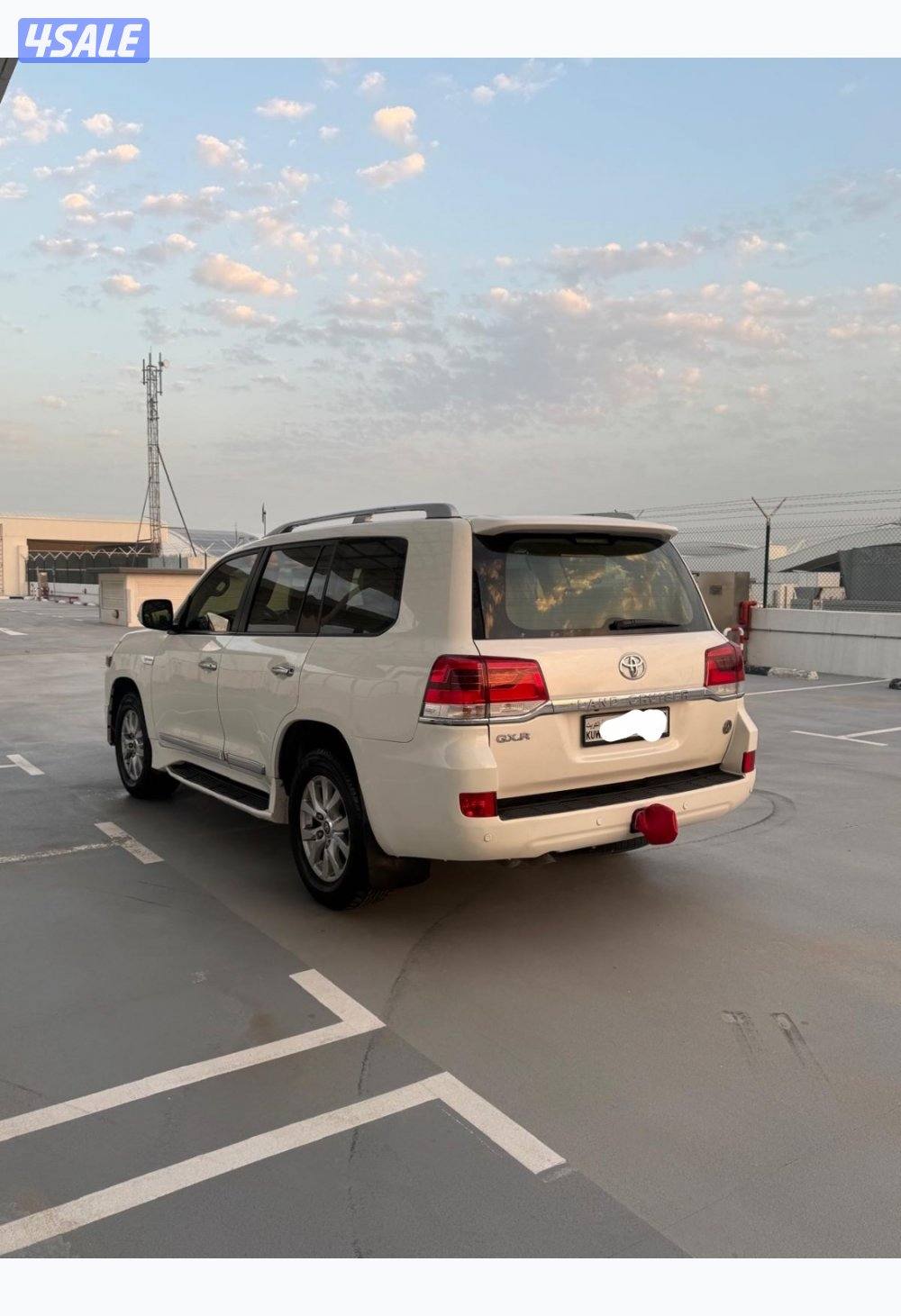 للبيع لاند كروزر 2016 GX.R V8 وارد الساير4