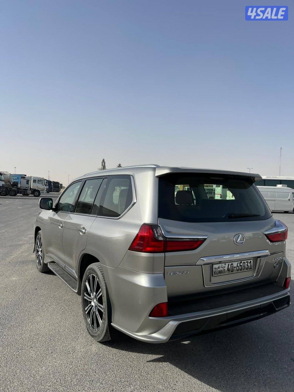 لكزس LX570 الساير 2017 درجه اولى عداد 276 الف3