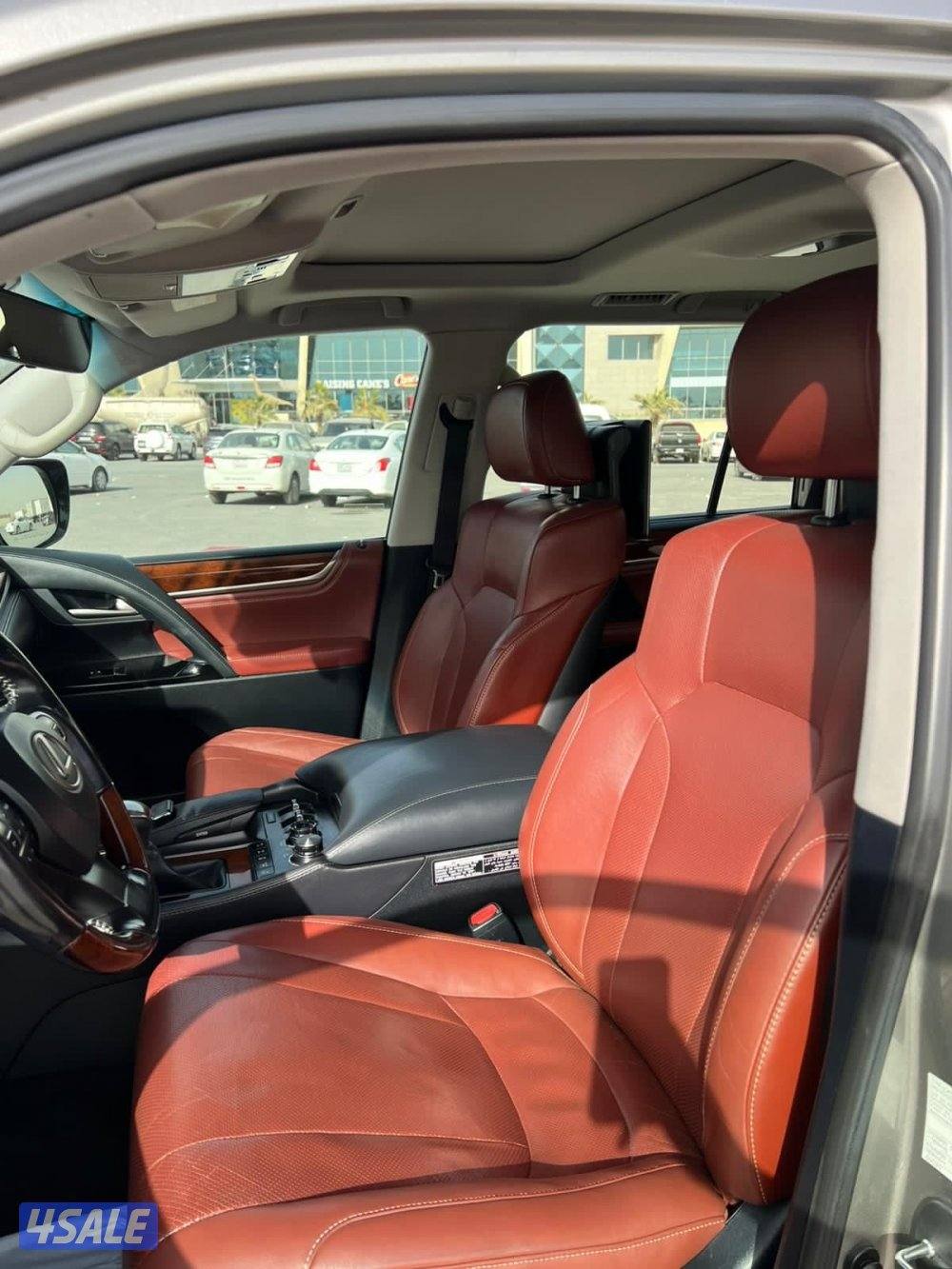 لكزس LX570 الساير 2017 درجه اولى عداد 276 الف6