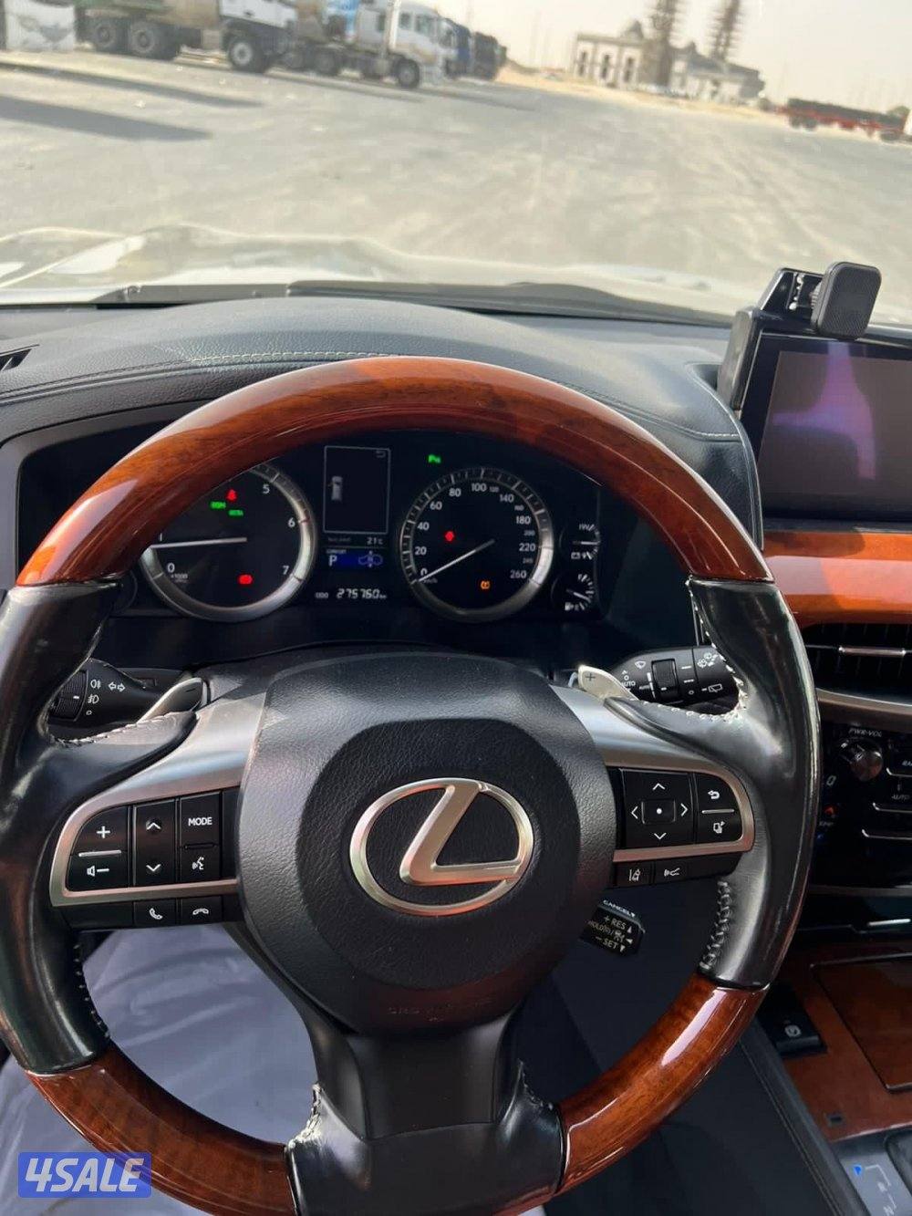 لكزس LX570 الساير 2017 درجه اولى عداد 276 الف7