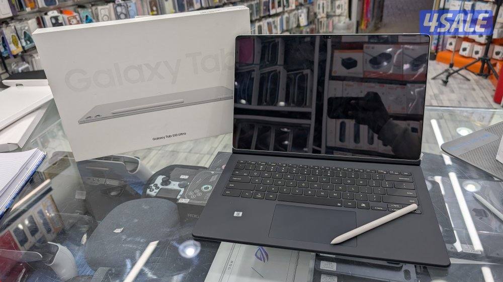 Samsung tab S10 Ultra with keyboard0