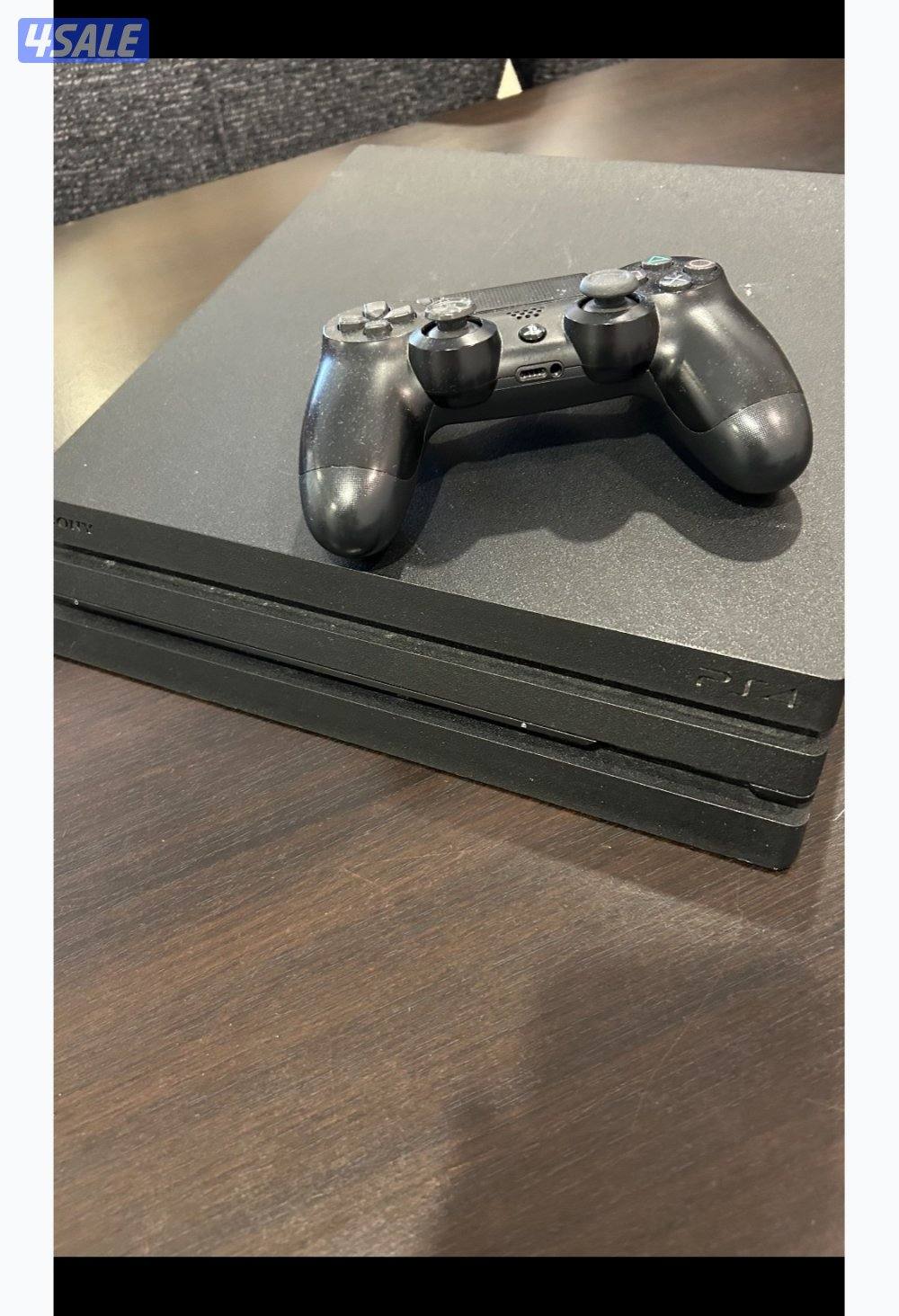 بليستيشن ٤ برو نظيف شبه جديد ( استعمال خفيف ) مع كنترولر نظيف0