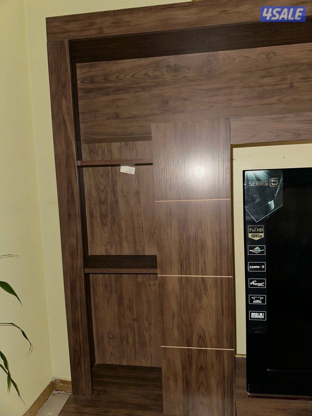 Samsung TV with TV Table1