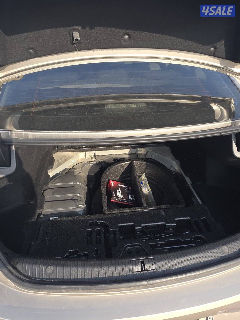 رينو تاليسمان موديل 2018 عداد 85 ألف شرط الفحص قير ماكينة شاصي9