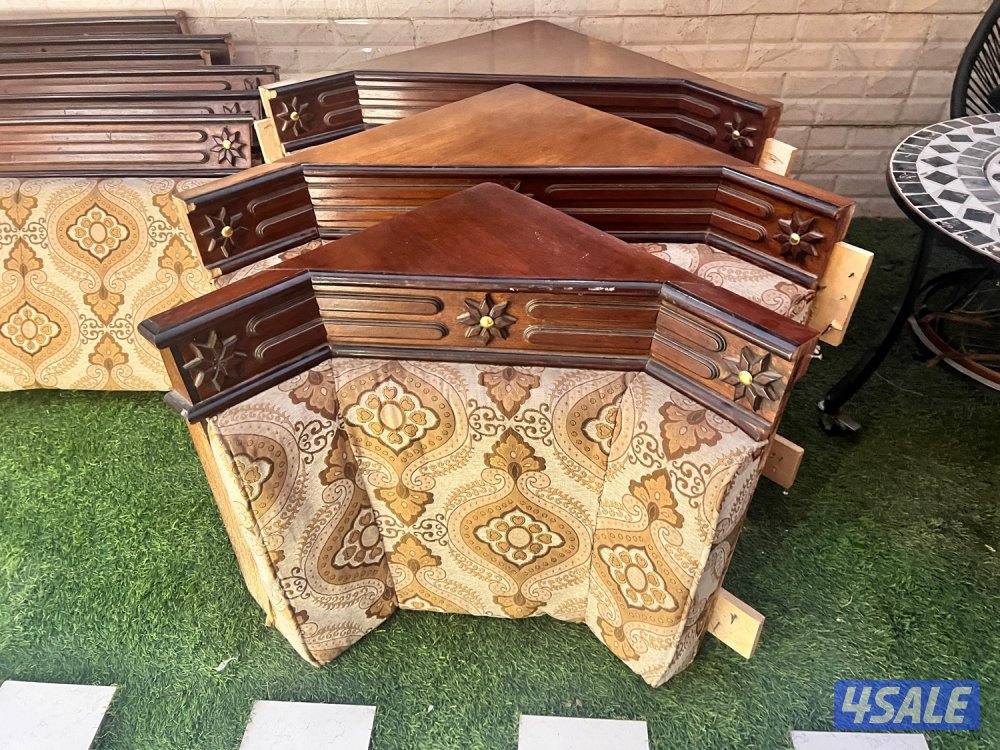 للبيع مساند نظيفه 16 متر تقريبا2