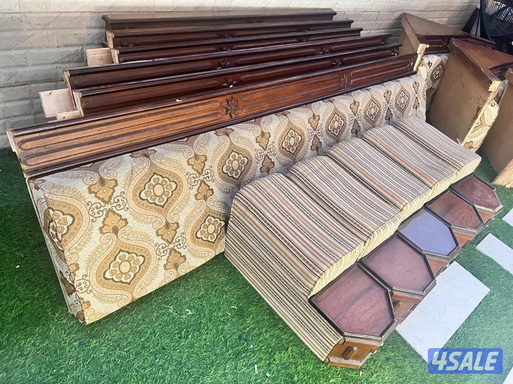 للبيع مساند نظيفه 16 متر تقريبا3