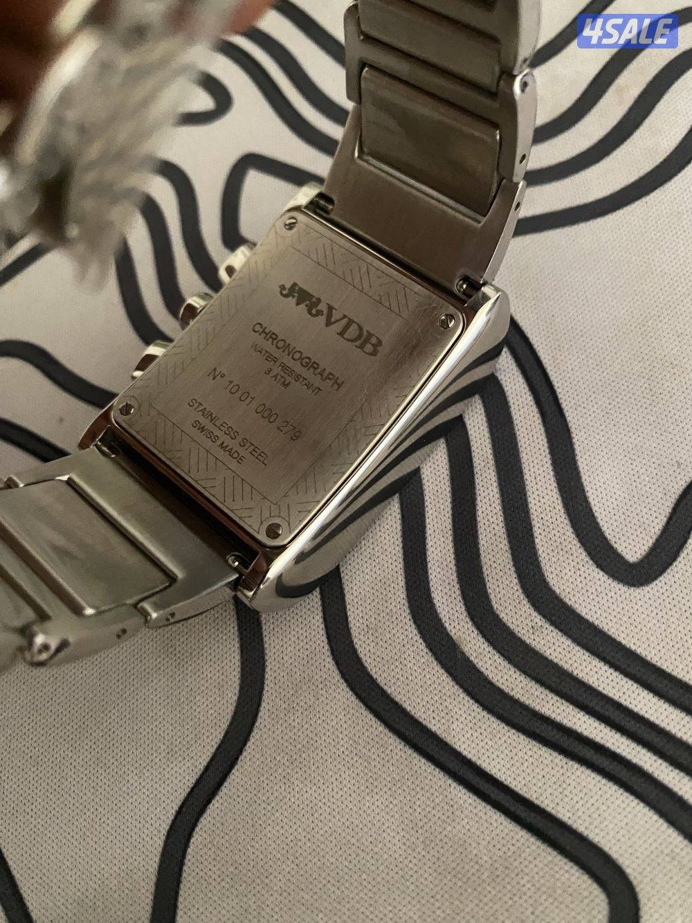 للبيع ساعه اصليه سعره تقريبا ٢٠٠ دينار من مجوهرات فيصل اصليه ١٠٠/١٠٠4