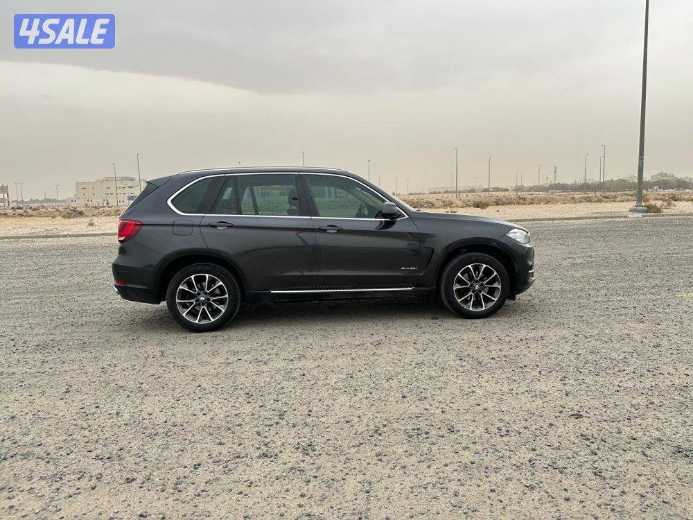 بي ام X5 صبغ وكالة موديل ٢٠١٥  عداد قليل كامل المواصفات3