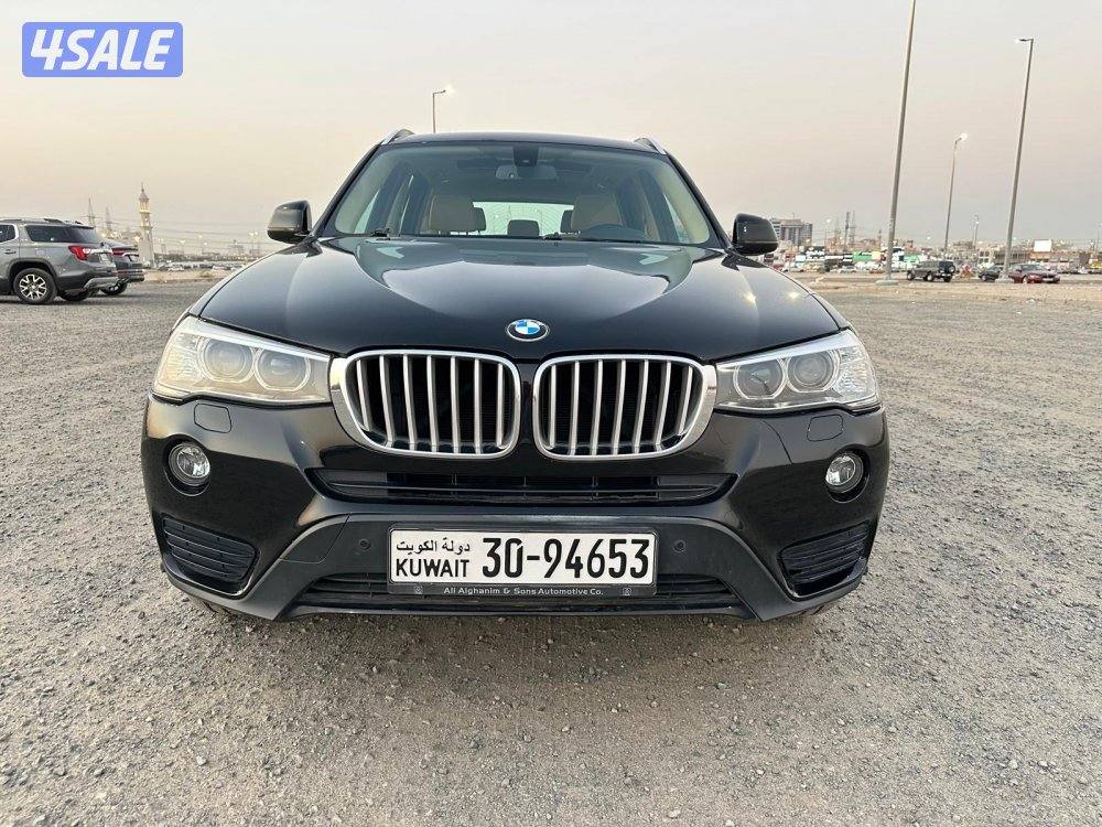 BMW X3 موديل ٢٠١٥ بحالة ممتازة عداد قليل3