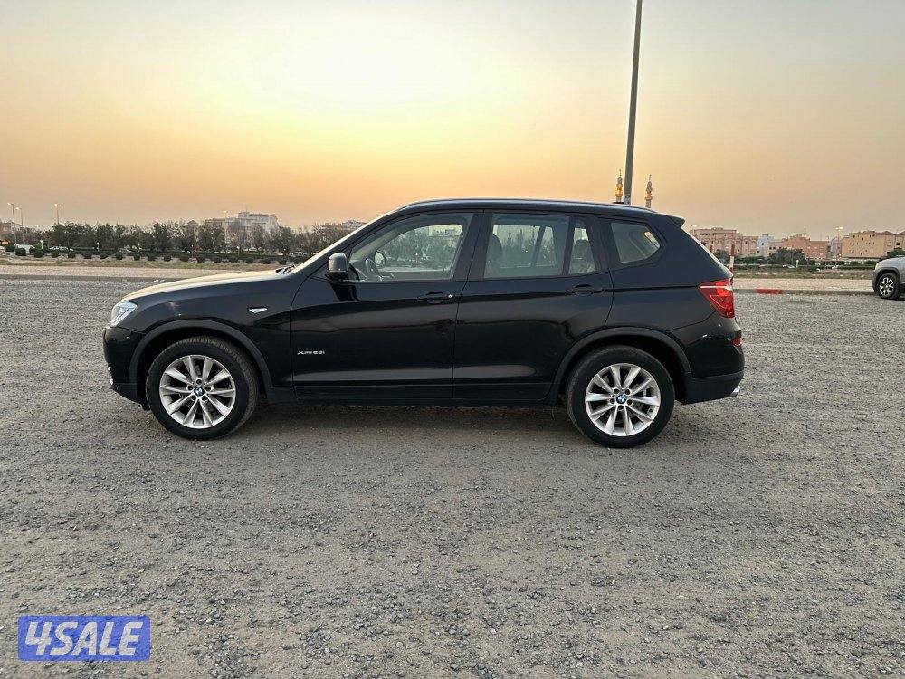 BMW X3 موديل ٢٠١٥ بحالة ممتازة عداد قليل7