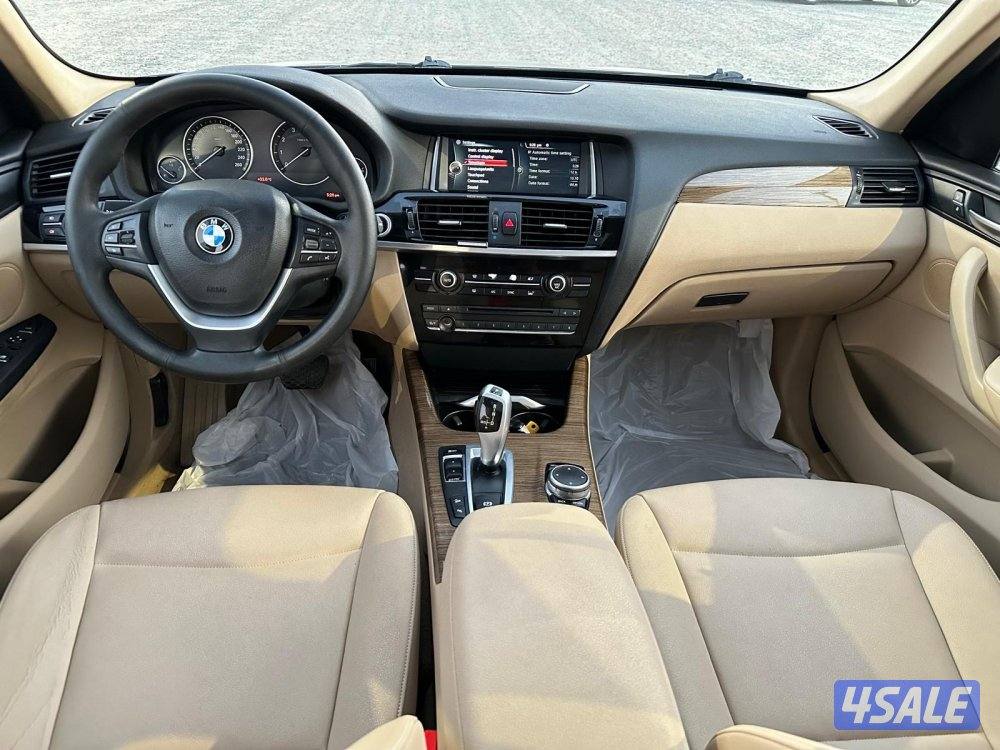 BMW X3 موديل ٢٠١٥ بحالة ممتازة عداد قليل9
