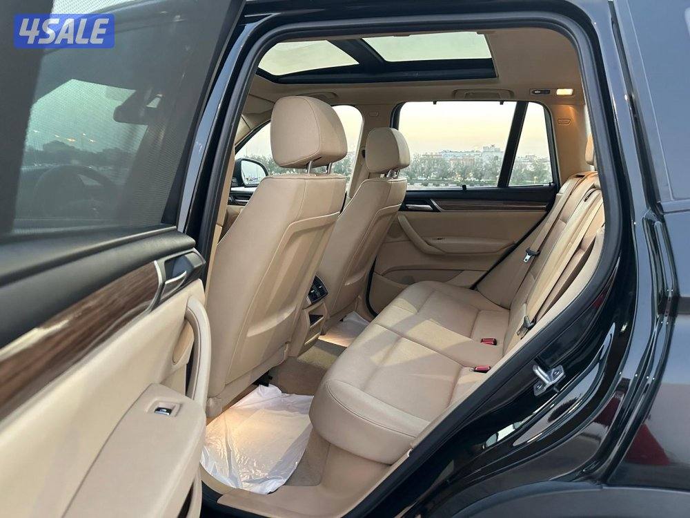 BMW X3 موديل ٢٠١٥ بحالة ممتازة عداد قليل10