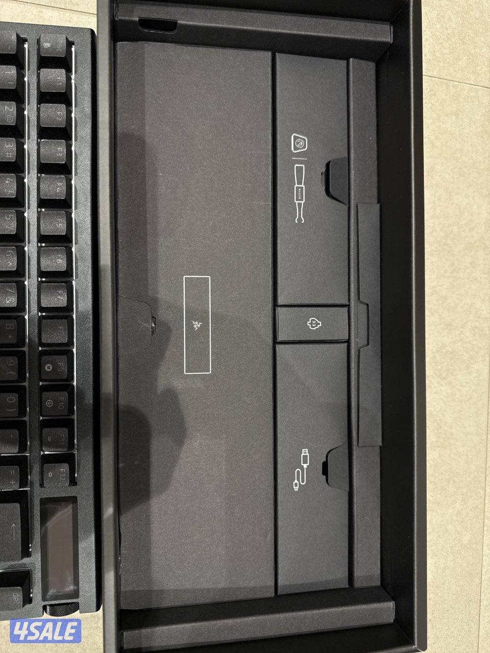 للبيع Razer Blackwidow v4 pro 75% استعمال شهرين ونص3