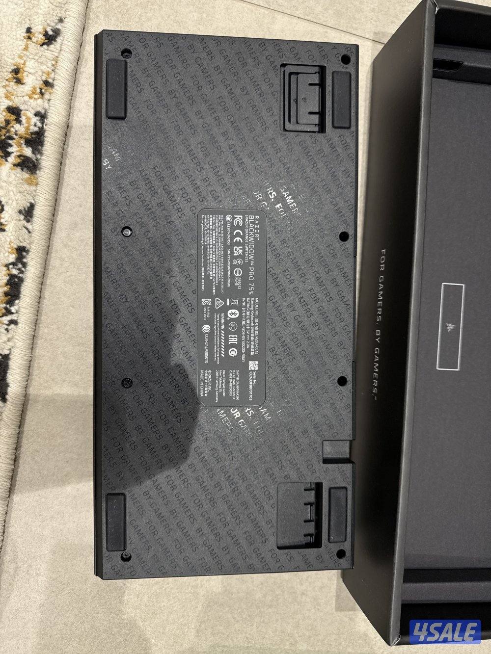 للبيع Razer Blackwidow v4 pro 75% استعمال شهرين ونص4