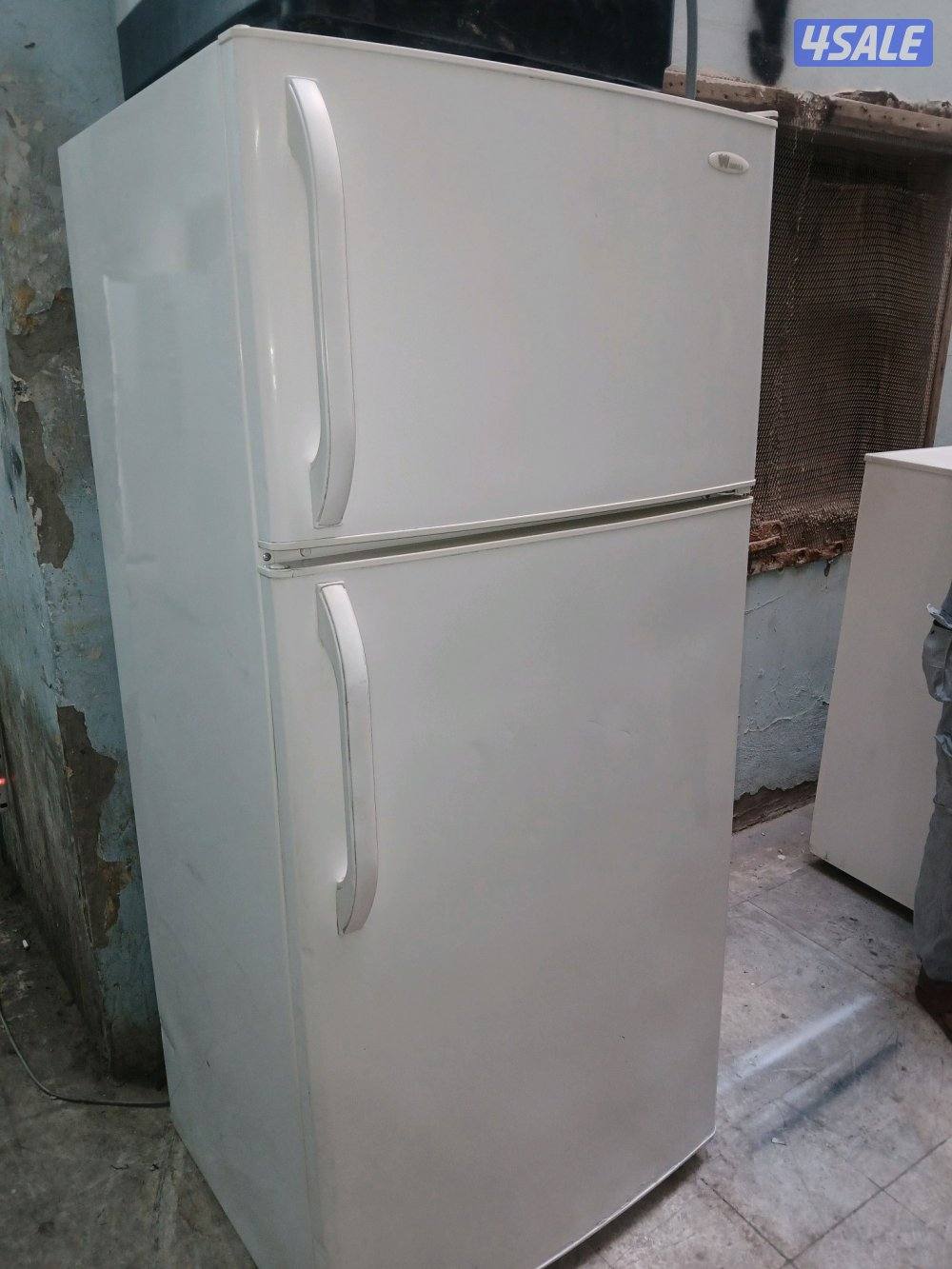 للبيع ثلاجه وانسا بحاله جيده جدا مع الكفالة والتوصيل عائلية 24قدم2