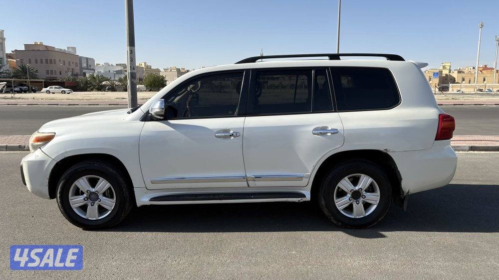 للبيع لاند كروز شرط الفحص  موديل 2012 كامل المواصفات درجة اولى3