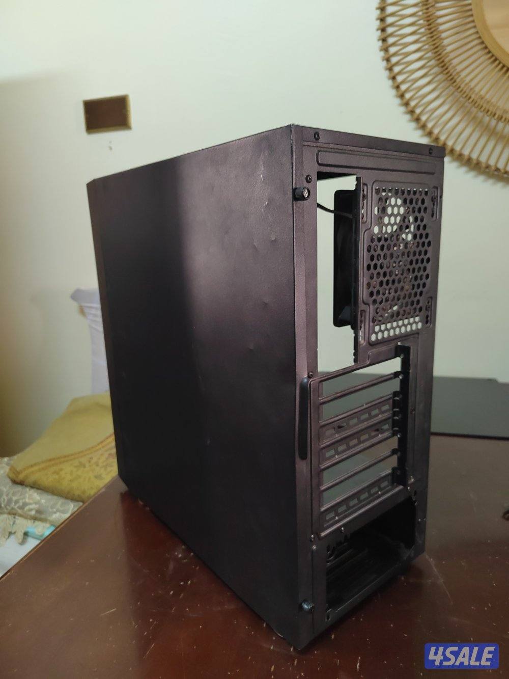 كيسة كومبيتر  mid tower aero cool1