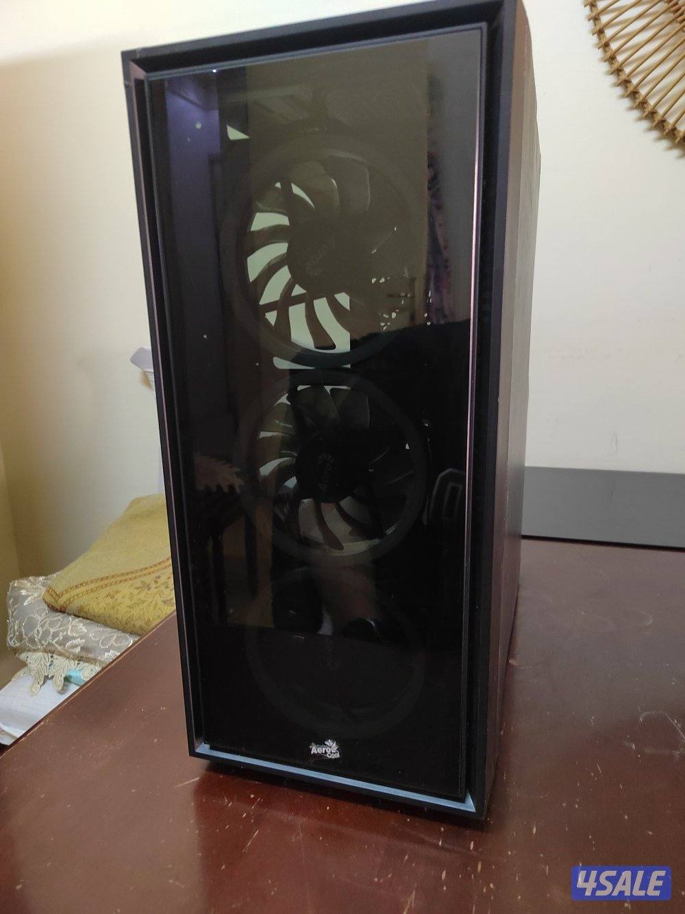 كيسة كومبيتر  mid tower aero cool4