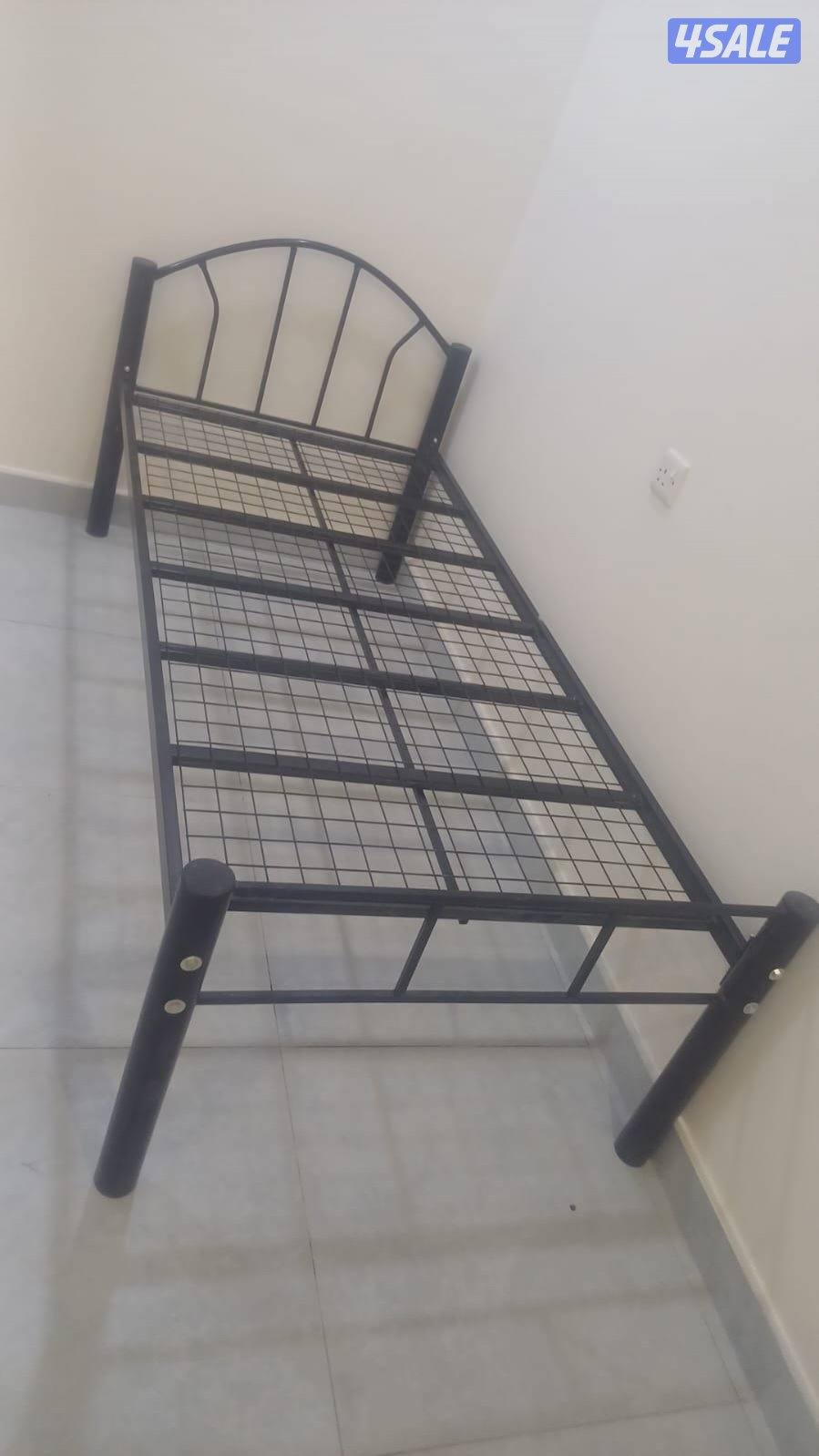 سرير حديد و مرتبة طبية2