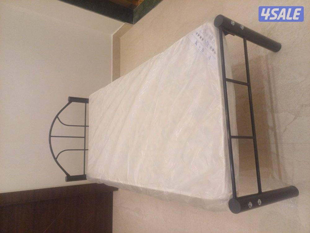 سرير حديد و مرتبة طبية4