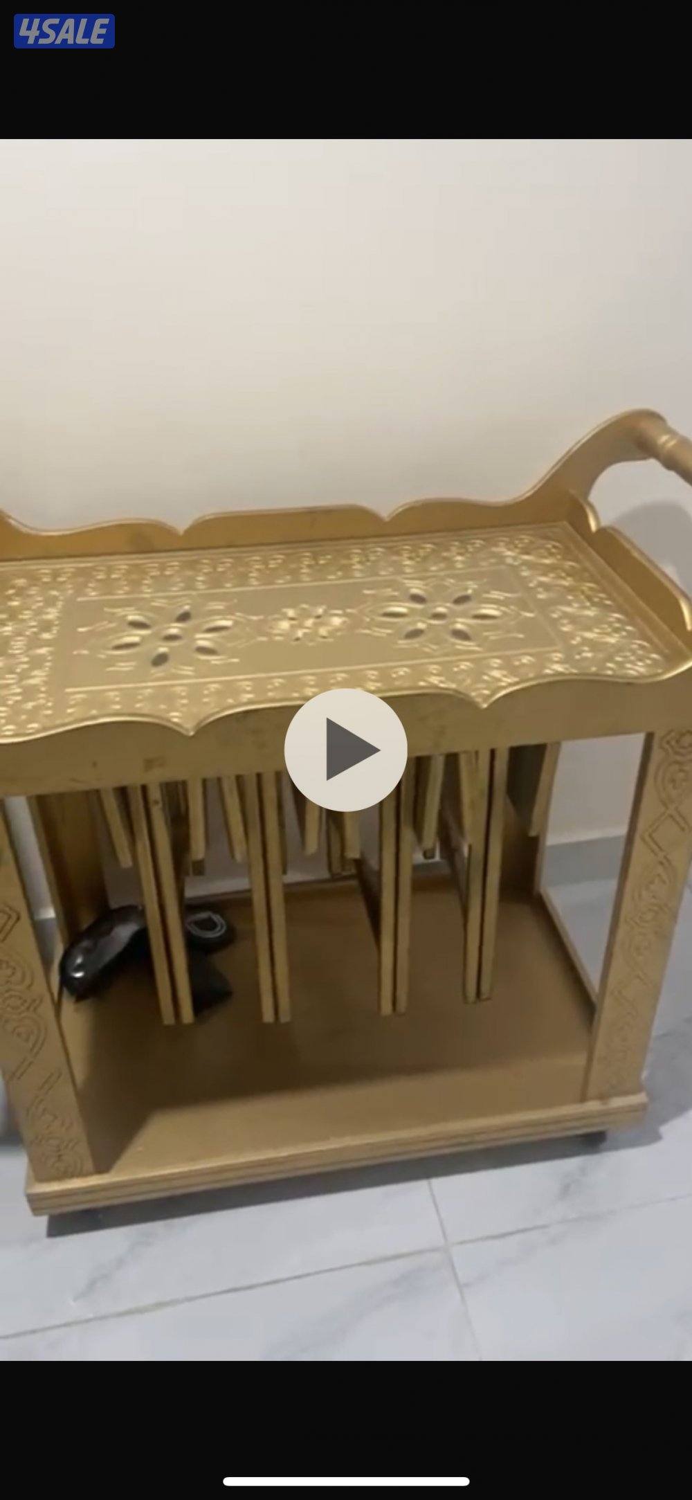 طاولات استخدام نظيف ب 40 كلهم0