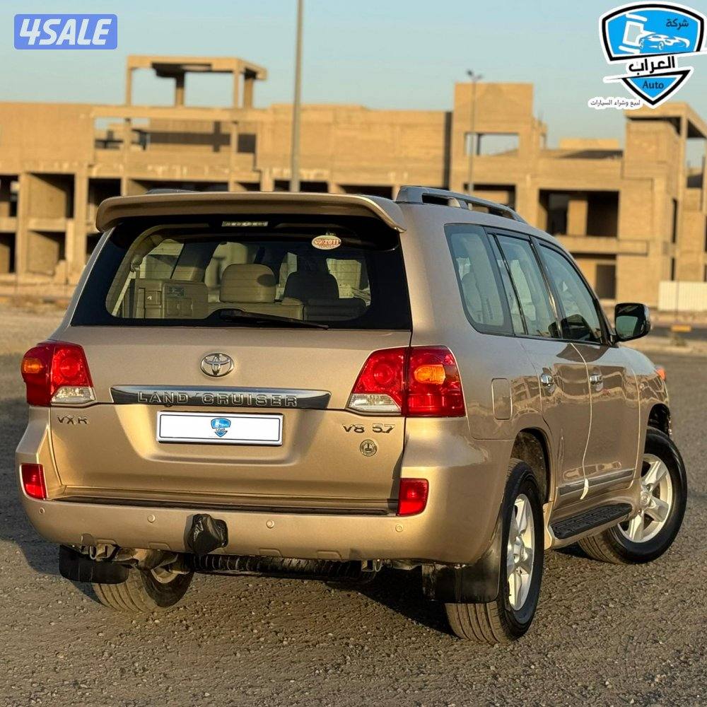لاند كروزر VXR 201110