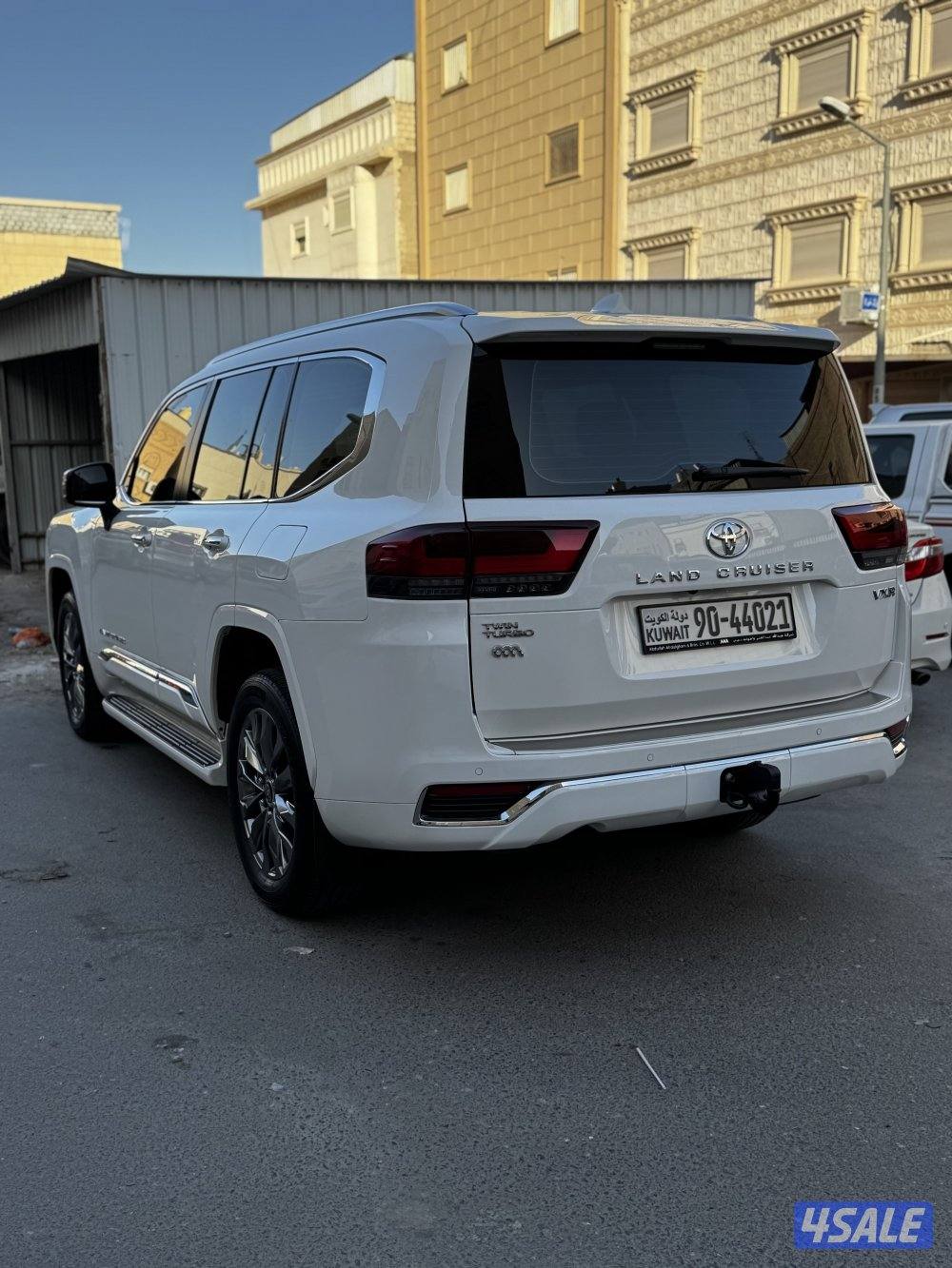 لاندكروزر VXR 2022 صبغ الوكاله ابدرجه الاوله3