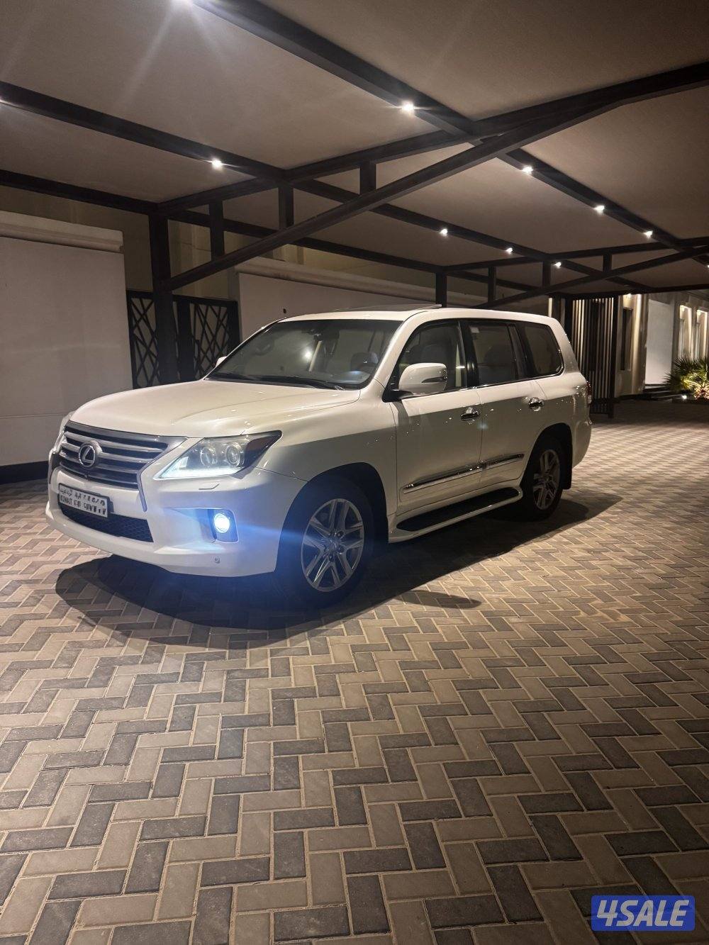 جيب لكزس 20141