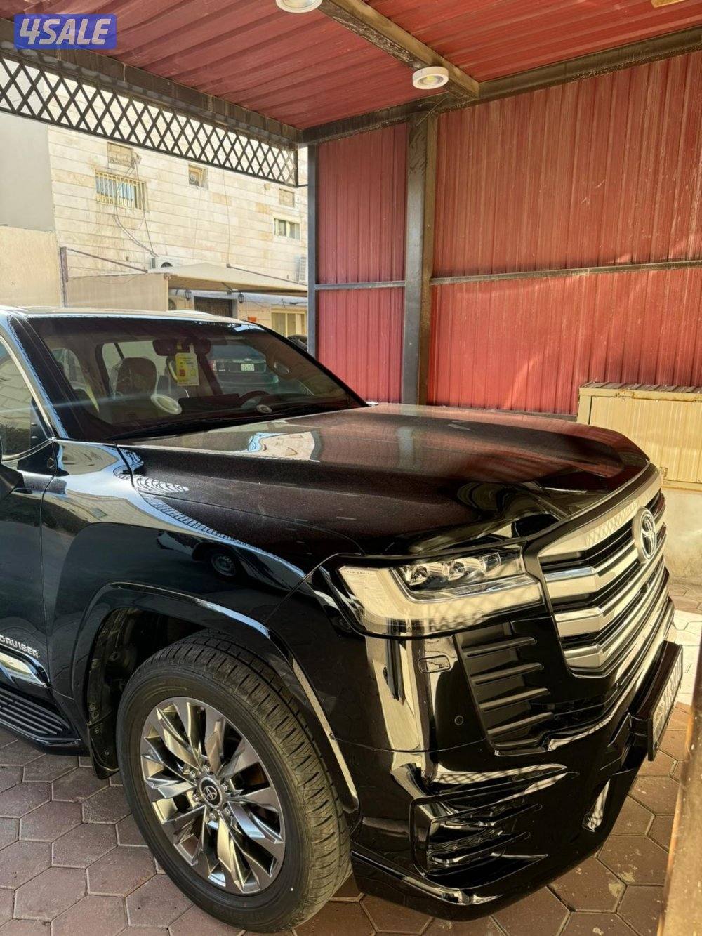 للبيع لاند كروزر VX ايرو اس موصفات VXR1