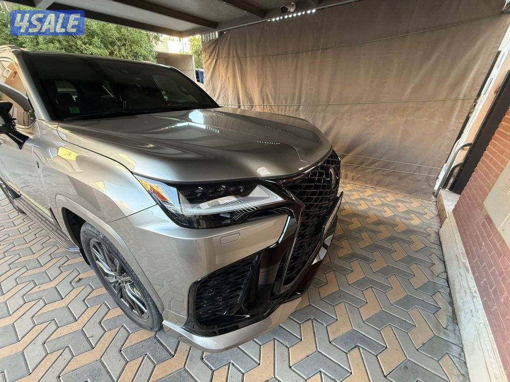 للبيع جيب لكزس lx500 f sport0