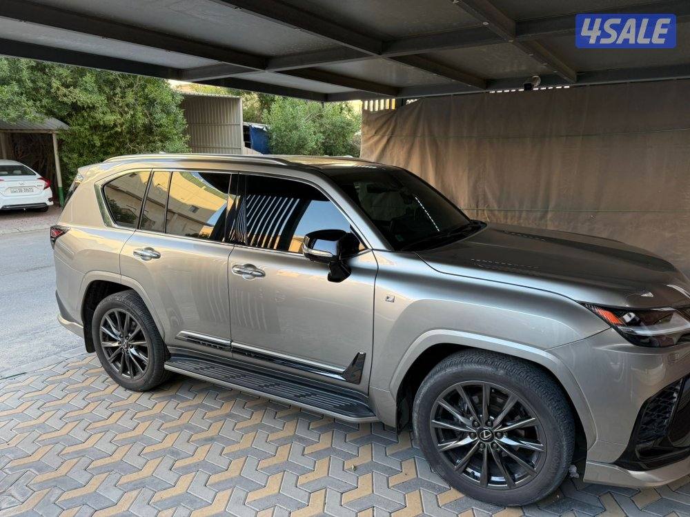 للبيع جيب لكزس lx500 f sport2