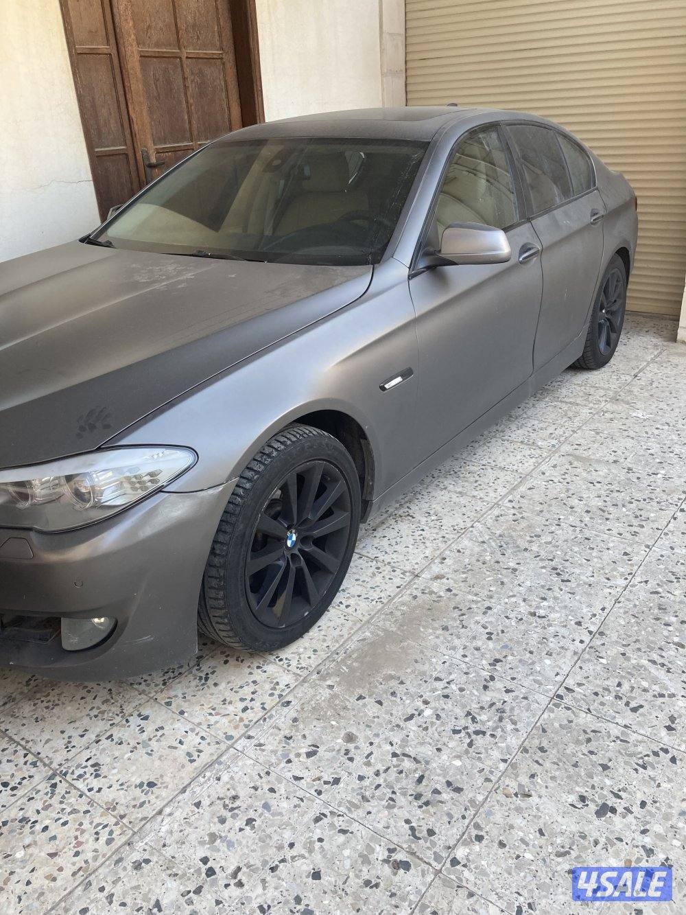 بيعه سريعه ملاحظه مجمع السكان يحتاج تبديل والسياره شغالBmw530i1