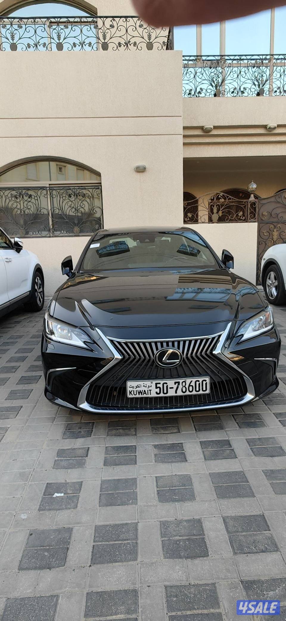 لكزس ٢٠١٩ es350 قابل للمساومه بالمعقول0