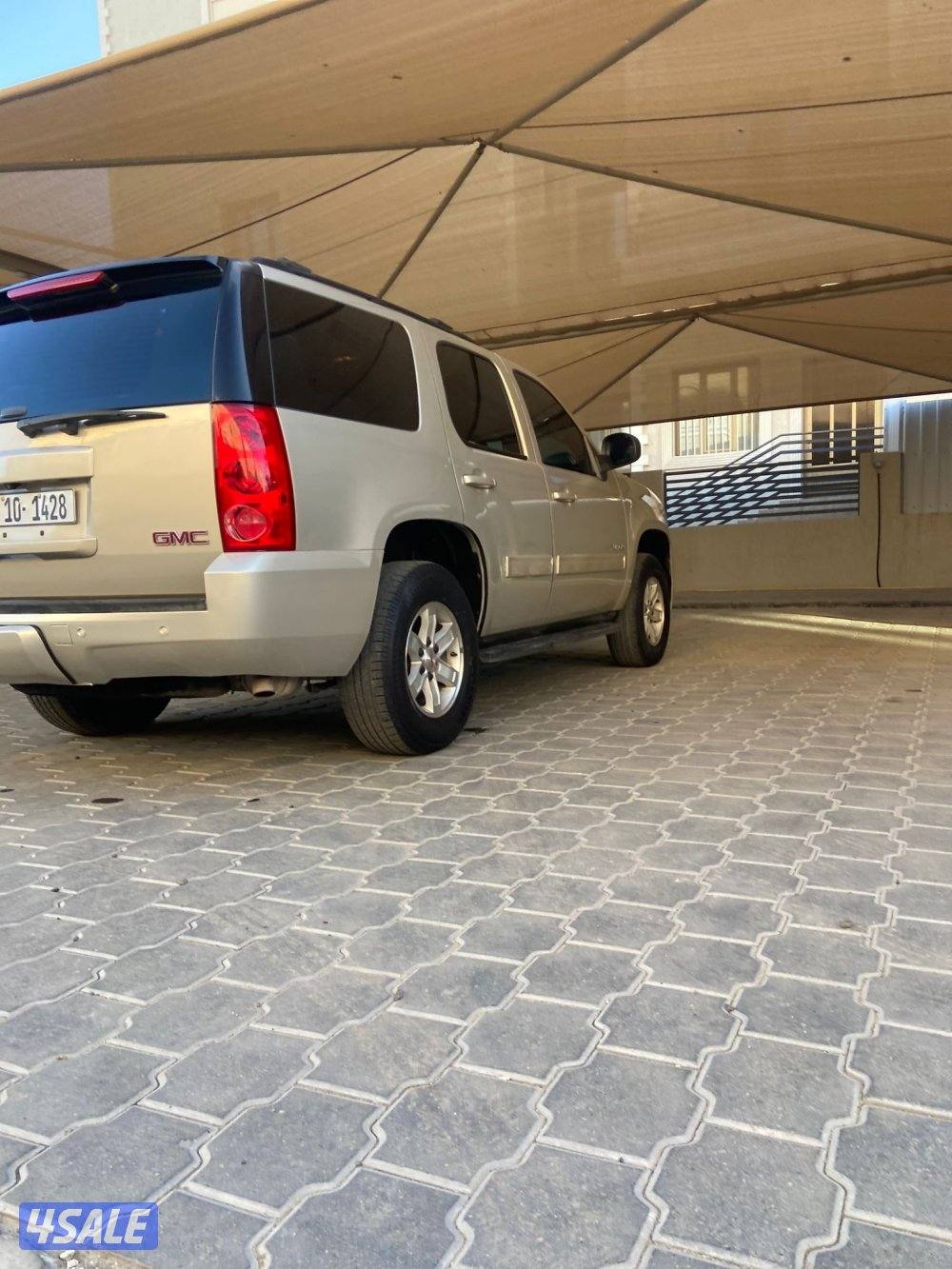 للبيع يوكن مديل ٢٠١٠ صبغ الوكاله. عداد ٣١٢والصامل مانقصر معاه1