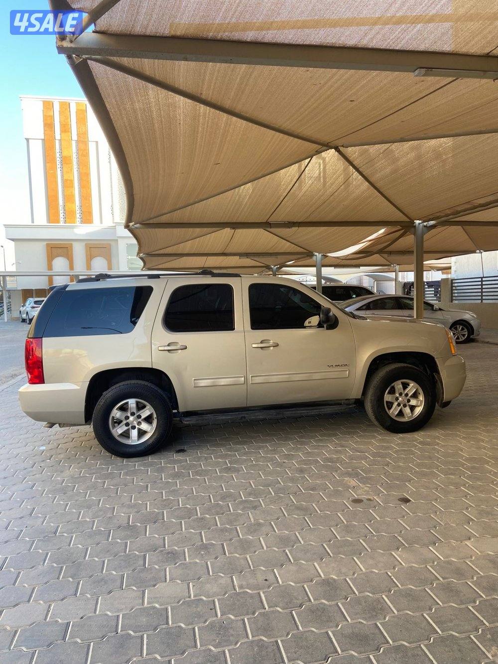 للبيع يوكن مديل ٢٠١٠ صبغ الوكاله. عداد ٣١٢والصامل مانقصر معاه5