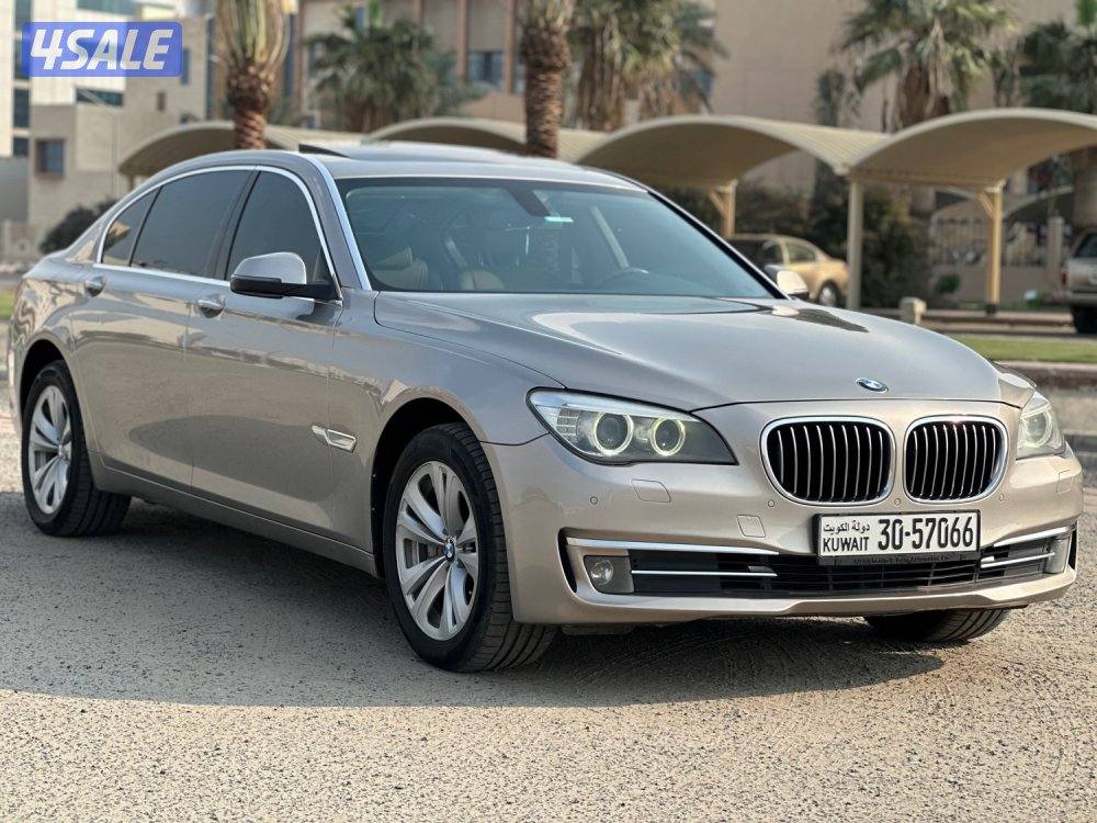 للبيع BMW 730Li وارد الوكالة الغانم0