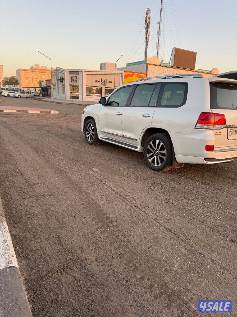 للبيع لاندكروزر 2019 قراند تورنق شرط الفحص ماشي 187 الف سيرفس منتظم با0