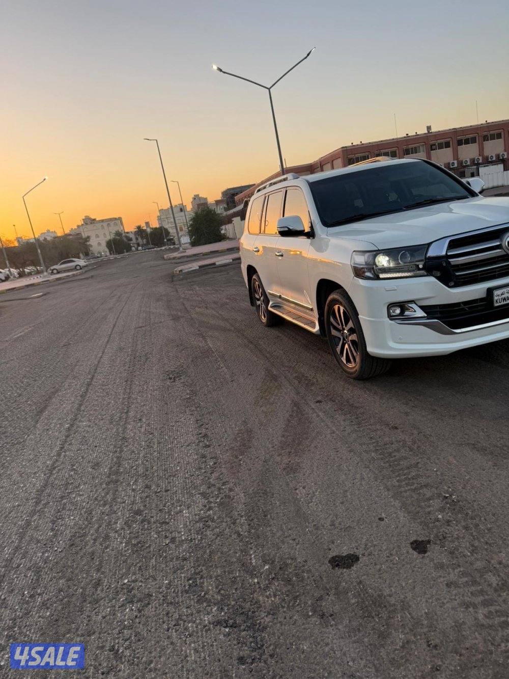 للبيع لاندكروزر 2019 قراند تورنق شرط الفحص ماشي 187 الف سيرفس منتظم با6