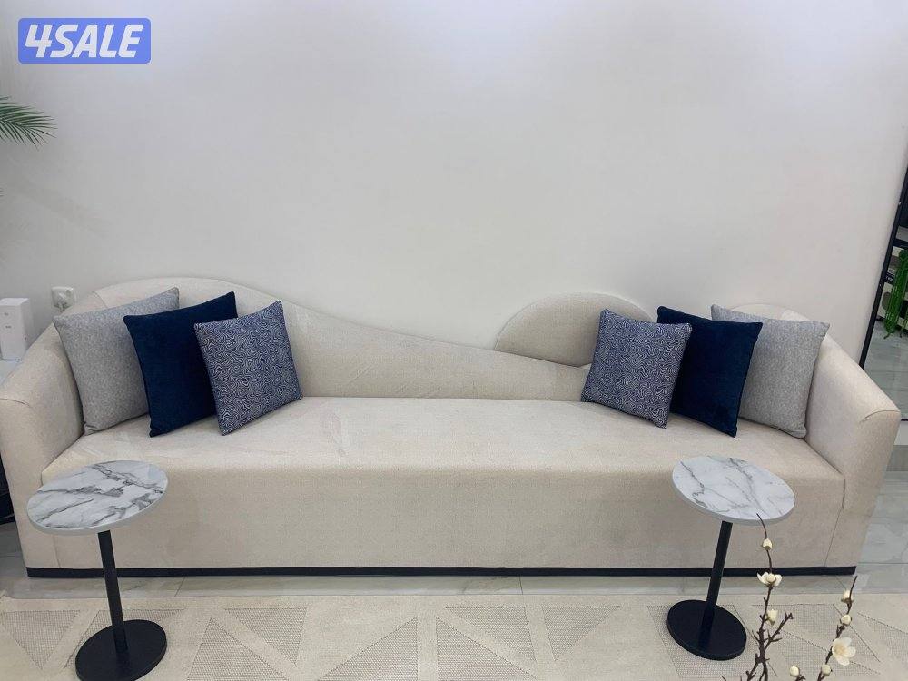 للبيع جلسة كاملة مفصله عند البغلي سفنج مغضوط مع الفرشه والستاره طاولات3