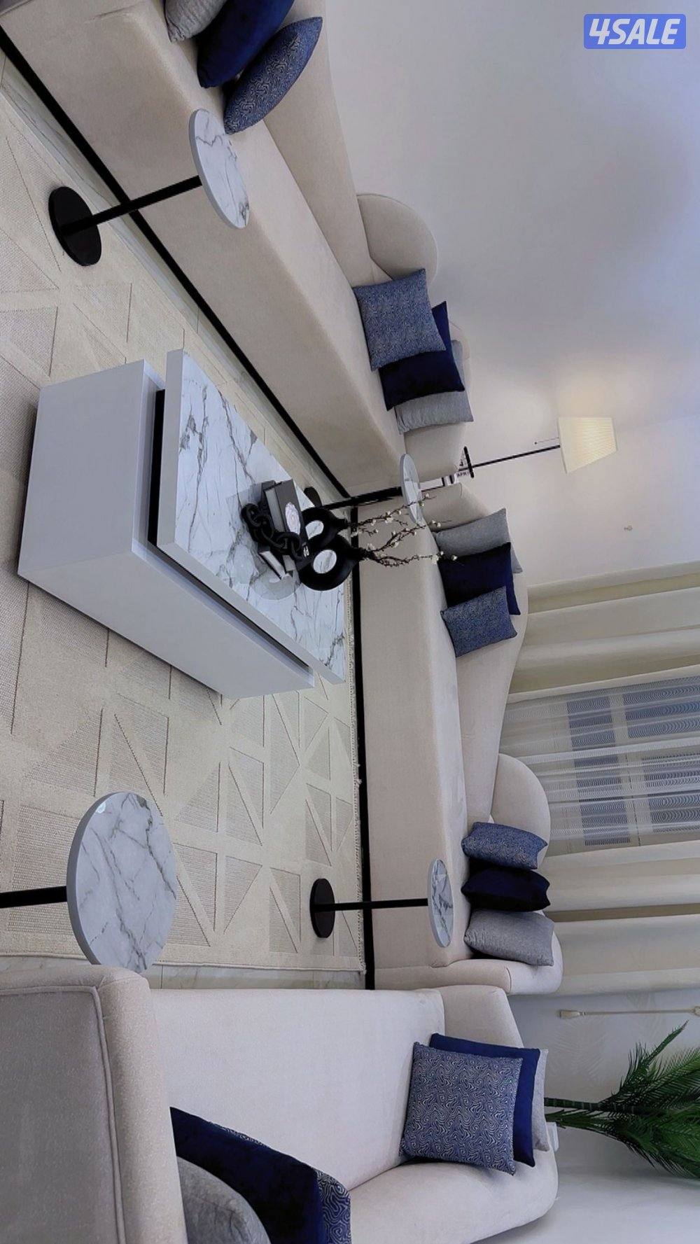 للبيع جلسة كاملة مفصله عند البغلي سفنج مغضوط مع الفرشه والستاره طاولات4