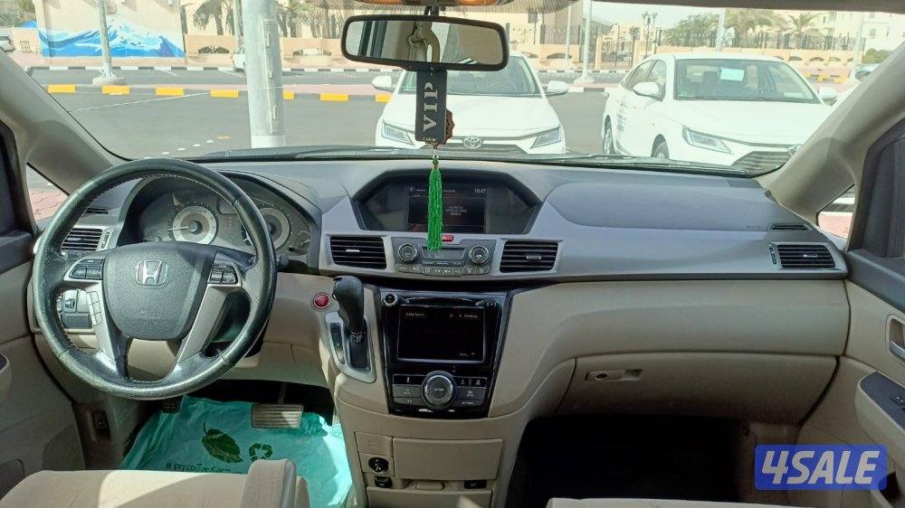 للبيع هوندا اوديسي 2015 سلفر2
