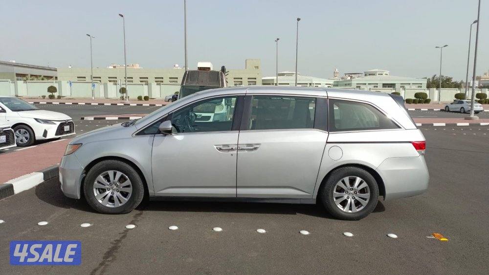 للبيع هوندا اوديسي 2015 سلفر1