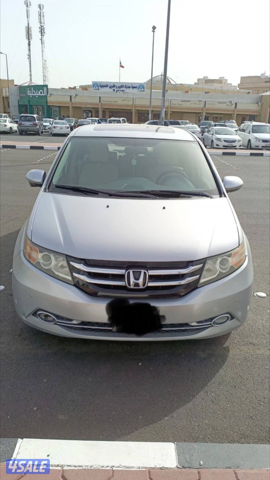 للبيع هوندا اوديسي 2015 سلفر5