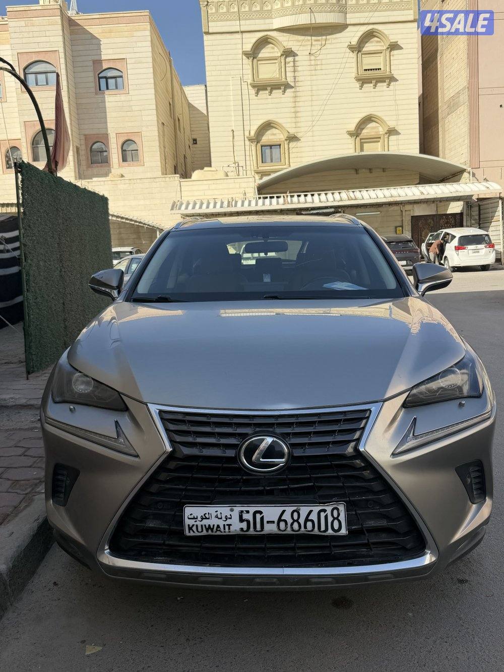 لكزس2019 nx300 ماشي 45 الف فقط صبغ الوكاله0