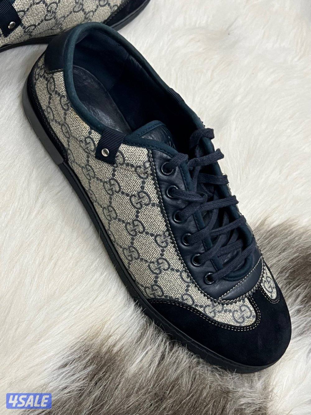 جوتي قوتشي الاصلي مقاس ٤٢2