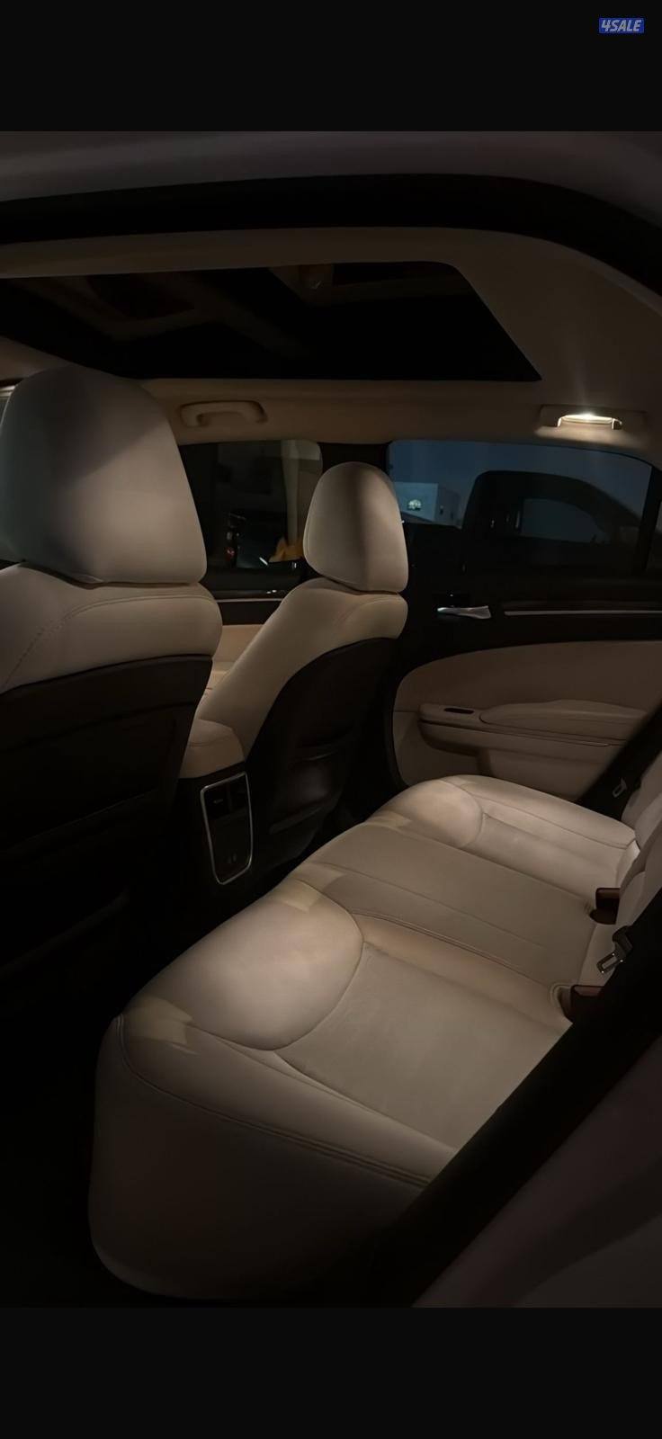 للبيع كرايزلر موديل 20214